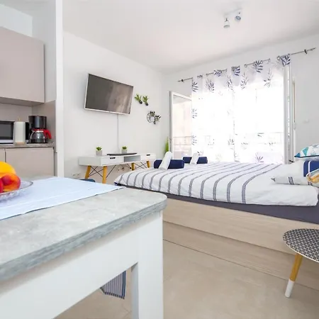 Apartment Monica 100 Meters To Beach Near Split Trogir