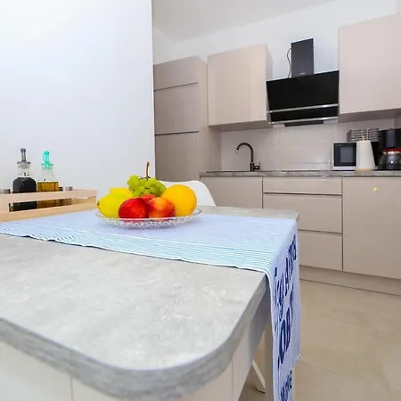 Apartment Monica 100 Meters To Beach Near Split Trogir
